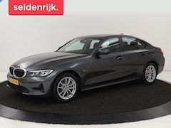 BMW 3-serie - 320e Advantage | Leder | Sportstoelen | Stoelverwarming | Camera | Live Cockpit | Carplay