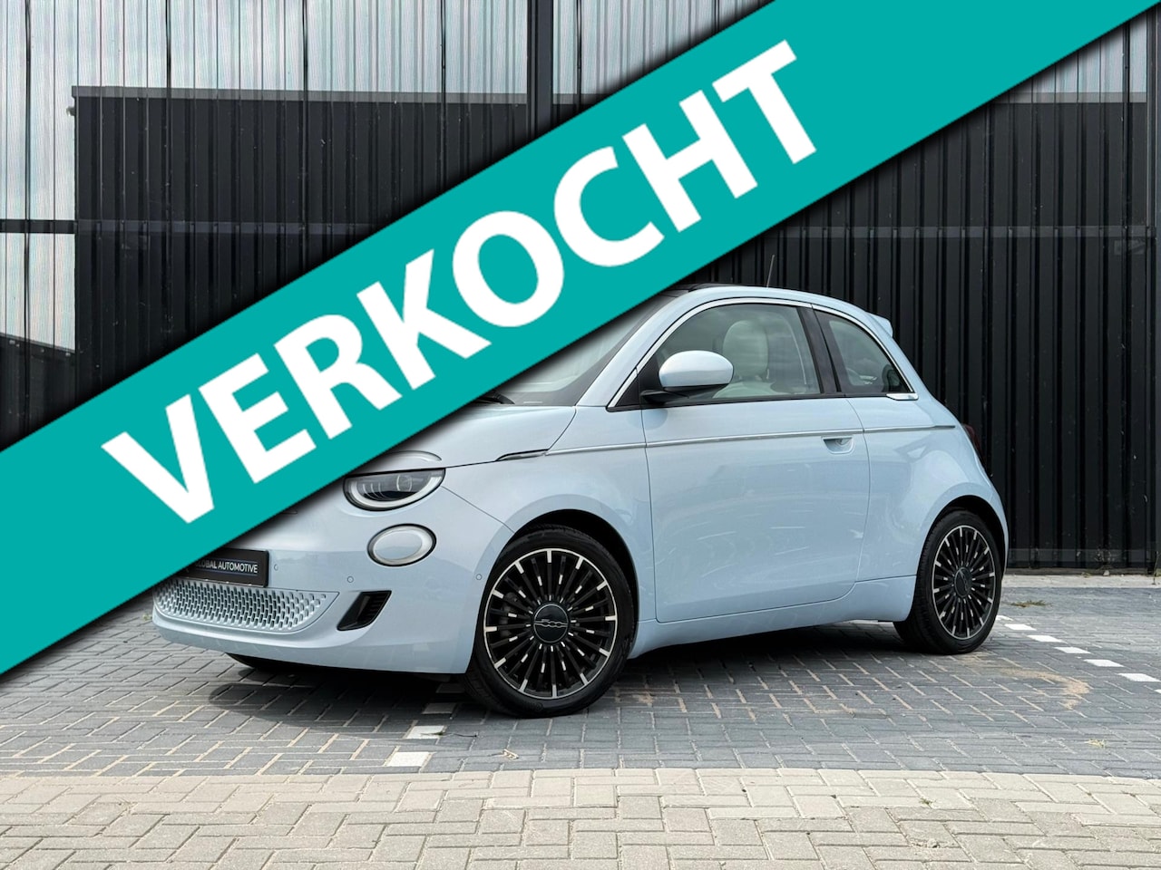 Fiat 500 - La Prima 42 kWh - 118 PK - PANORAMADAK - LEER - STOELVERWARMING - LANE ASSIST - DODE HOEK - AutoWereld.nl
