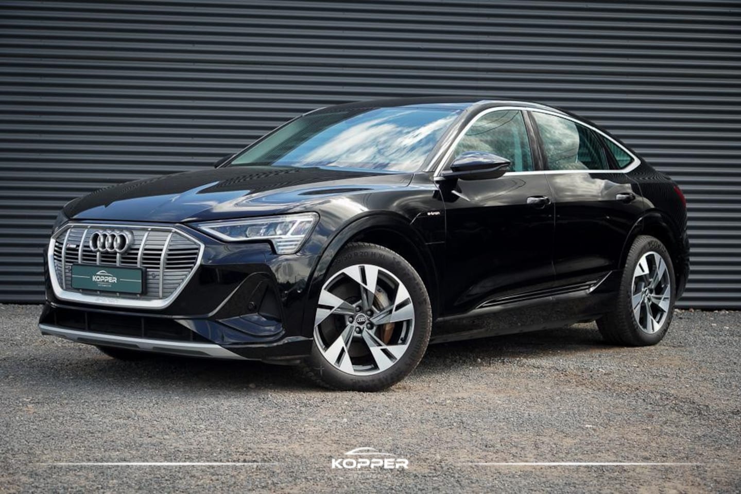 Audi e-tron Sportback - 50 quattro Business edition Plus 71 kWh / Adaptive Cruise / 20'' / S-Line / Luchtvering - AutoWereld.nl