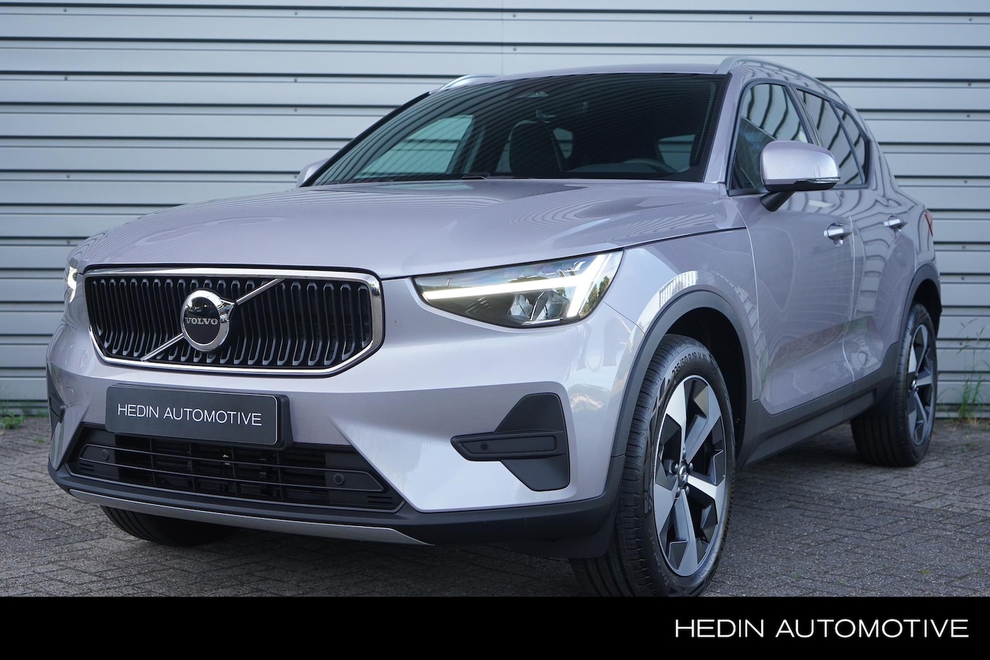 Volvo XC40 - 2.0 B4 Business Edition | Extra getint glas | Adaptieve cruise control | 19" Lichtmetalen - AutoWereld.nl