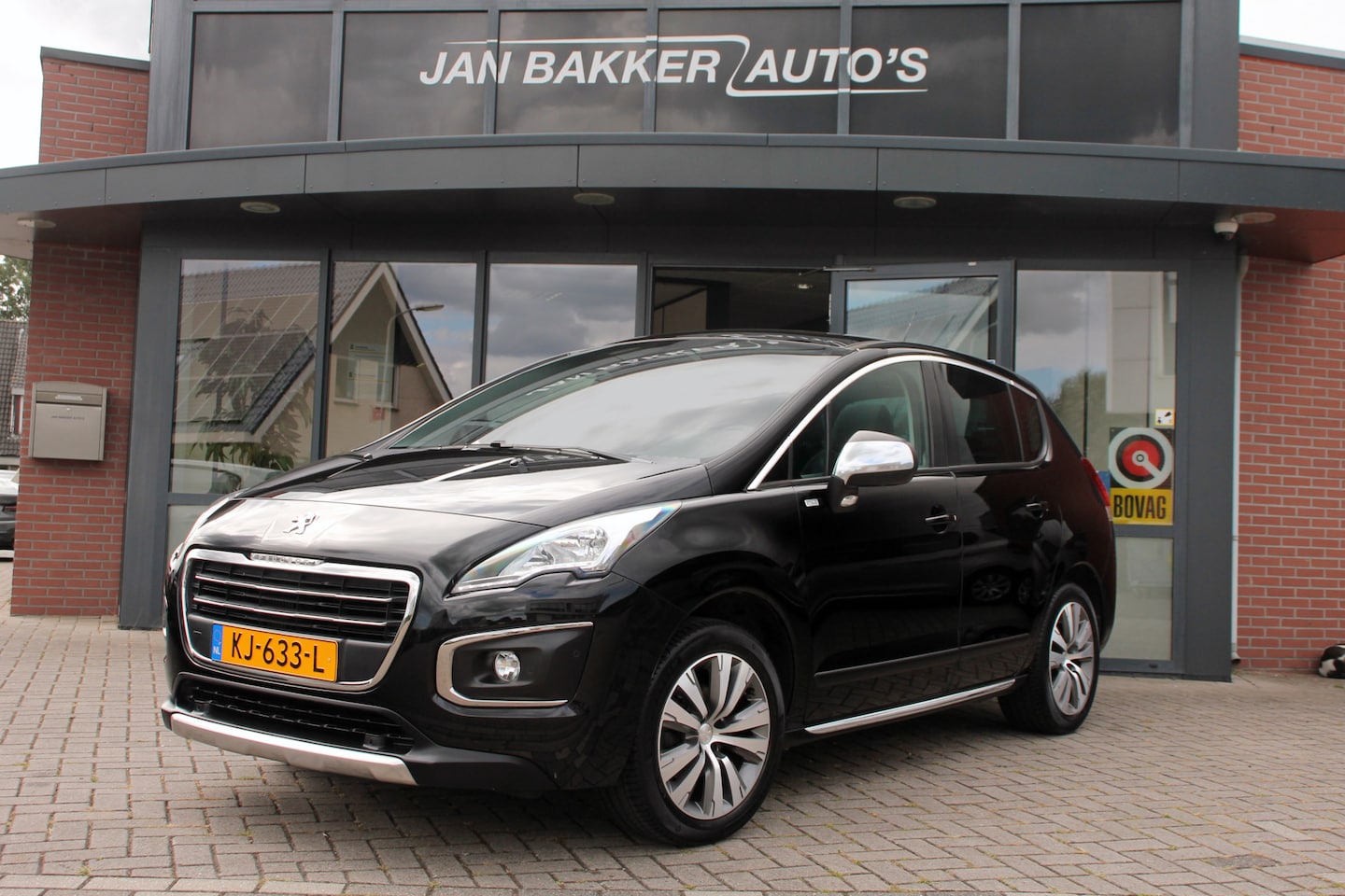 Peugeot 3008 - 1.2 PureTech Blue Lease Executive ✅ Trekhaak ✅ AC ✅ BT ✅ dealer onderhouden - AutoWereld.nl