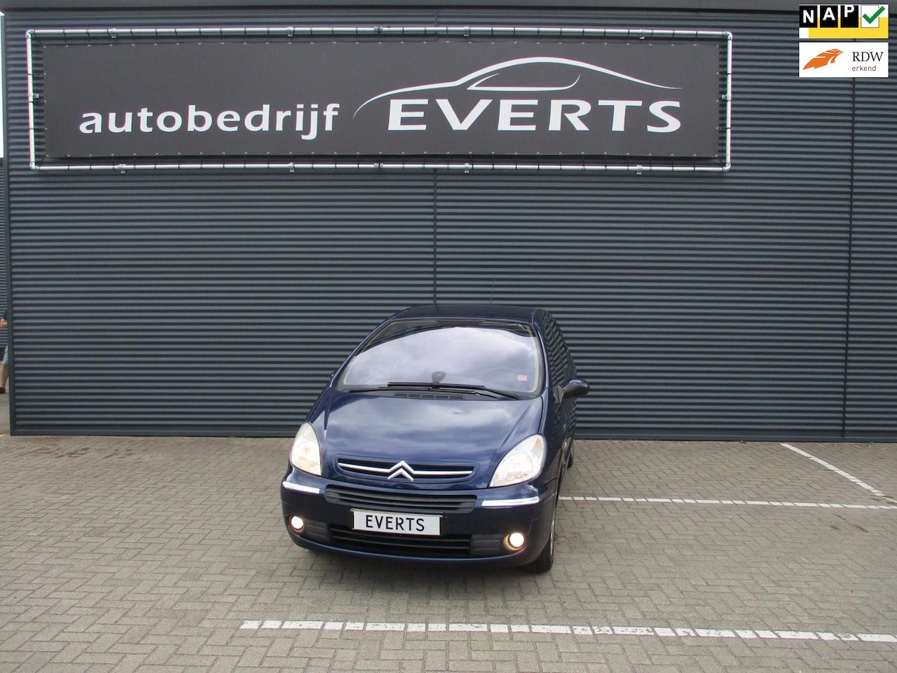 Citroën Xsara Picasso - 1.6i-16V Caractère Apk 28-10-2026 zgan all season banden let op kachel blijft warm staan i - AutoWereld.nl