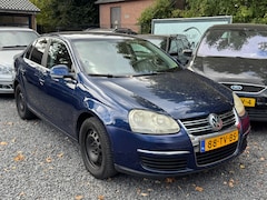 Volkswagen Jetta - 1.6 FSI Comfortline Business inruilkoopje Cruise Climate Control Navischerm