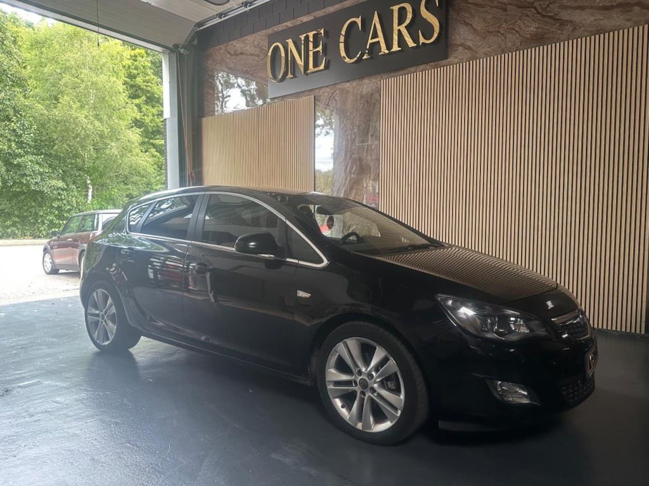 Opel Astra - 2.0 CDTi Sport AUTOMAAT LEER AIRCO TREKHAAK - AutoWereld.nl