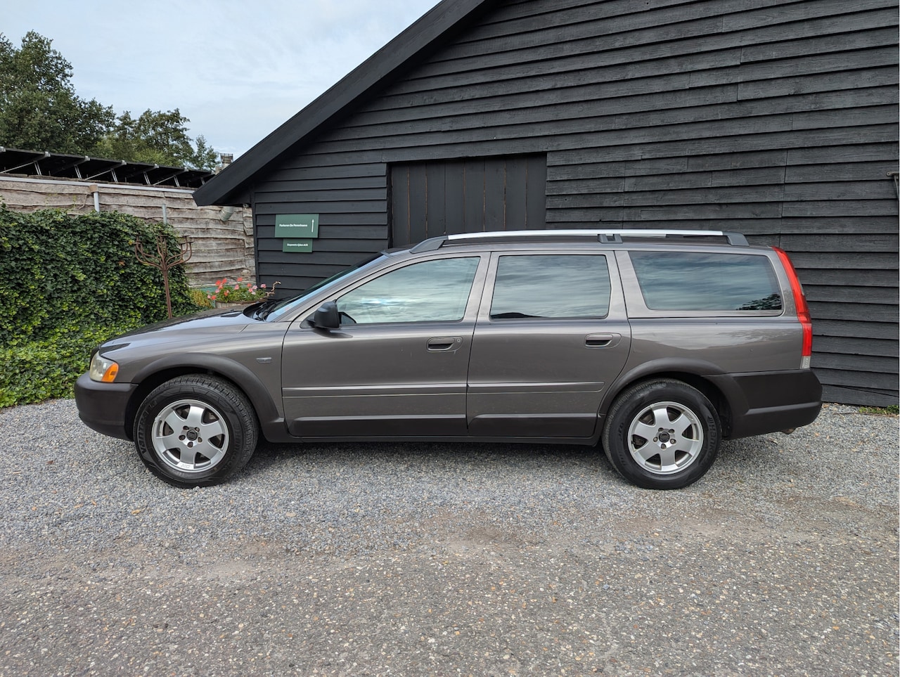 Volvo XC70 - 2.4D Momentum 2.4D Momentum - AutoWereld.nl