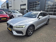Volvo V60 - 2.0 T5 Momentum / Pilot Assist / Camera