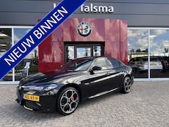 Alfa Romeo Giulia - 2.0T 280 AWD Veloce | 19" Velgen | Panoramadak | Adas 2