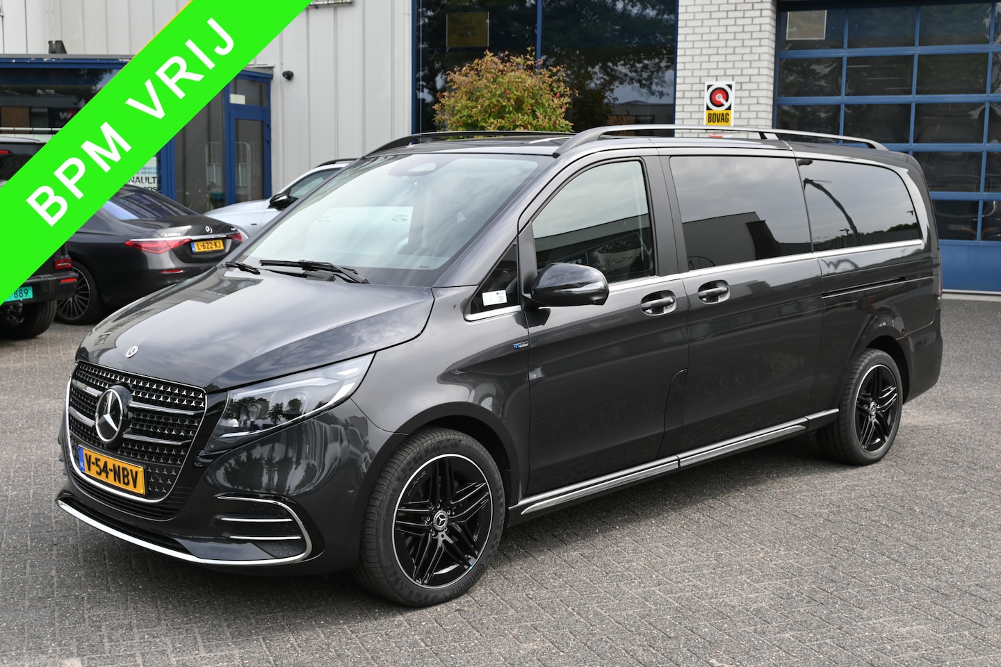 Mercedes-Benz V-klasse - 300d AMG 4-Matic L3 DC Elektrische schuifdeuren, 4x4, Distronic, 360 Camera - AutoWereld.nl