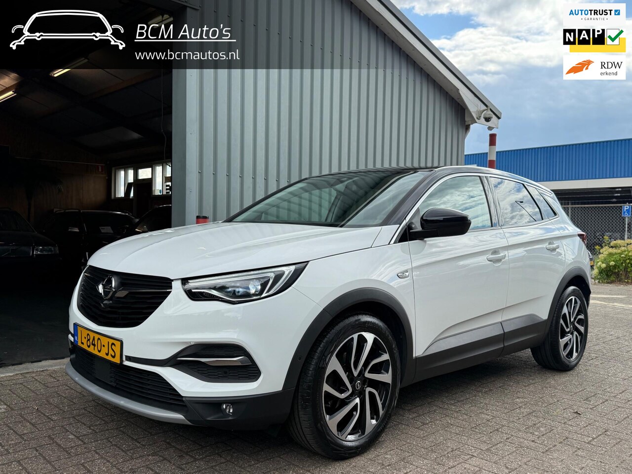 Opel Grandland X - 1.2 Turbo Ultimate |Panodak|LED Koplampen|360 Camera|Lane Assist|CarPlay|Stoel+stuurverwar - AutoWereld.nl