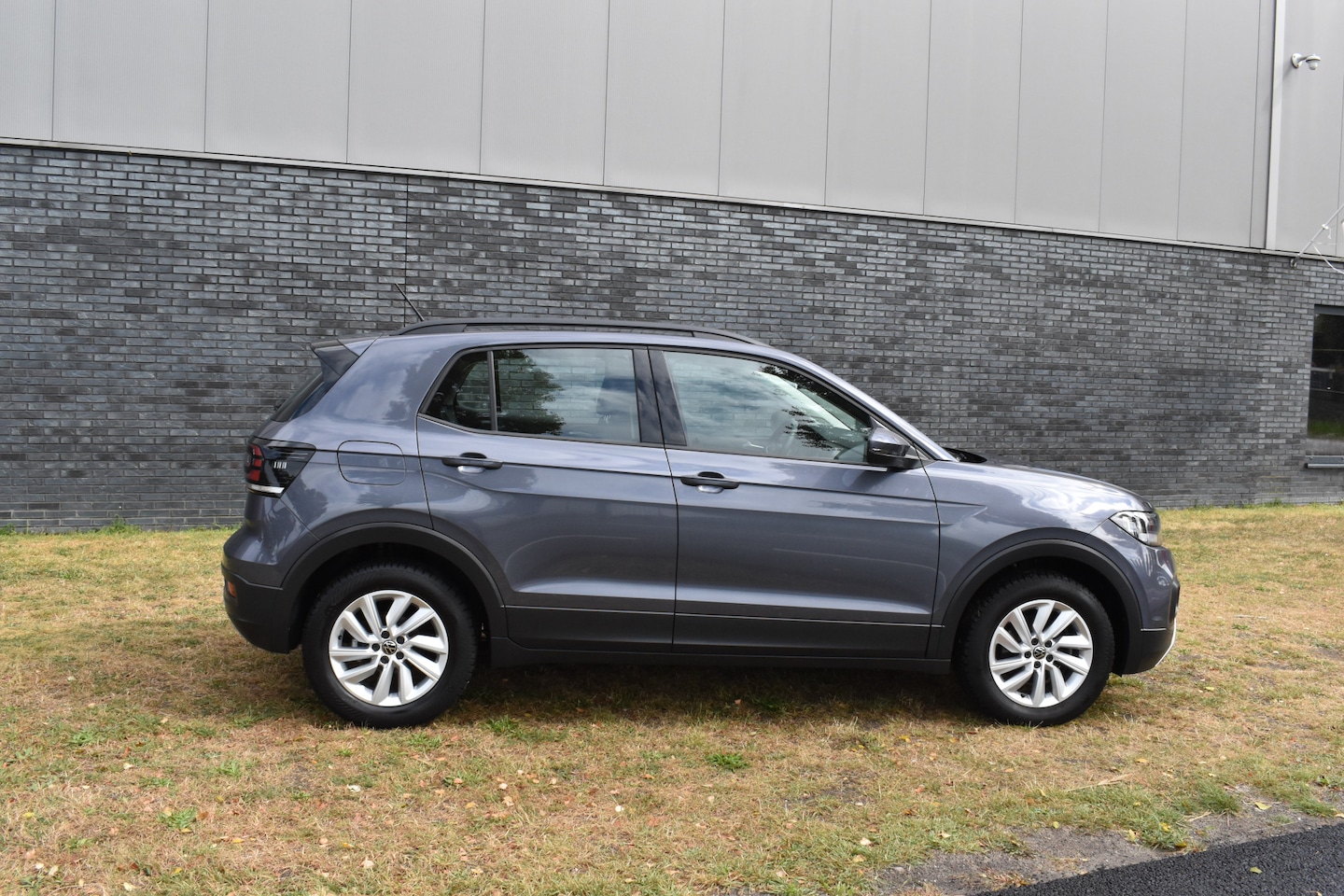 Volkswagen T-Cross - 1.0 TSI Life Automaat Stoelverwarming Parkeersensoren. - AutoWereld.nl