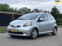Toyota Aygo - 1.0-12V Sport 1e Eigenaar*Airco*06-11-2026 APK*NAP*LM velgen*Dealer onderhouden