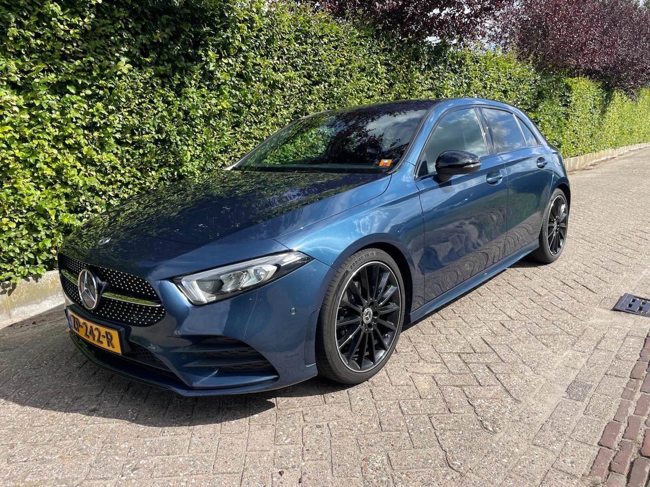 Mercedes-Benz A-klasse - 180 Business Solution AMG-NIGHT PACKAGE-Camera-19"-Widescreen- - AutoWereld.nl