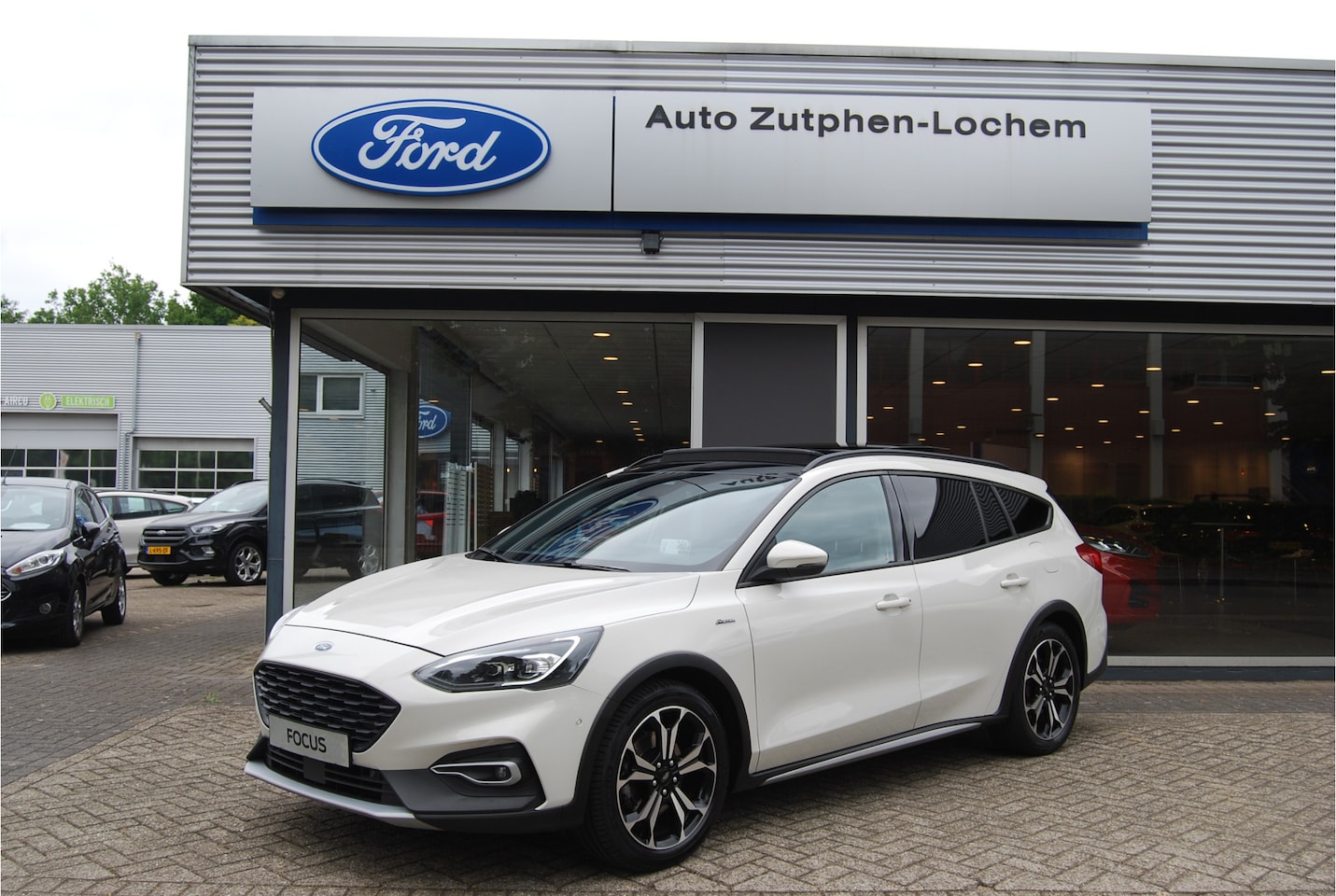 Ford Focus Wagon - 1.5 EcoBoost 182PK Active Automaat TREKHAAK 1500KG| | PANO.DAK | LED MATRIX | WINTERPACK | - AutoWereld.nl