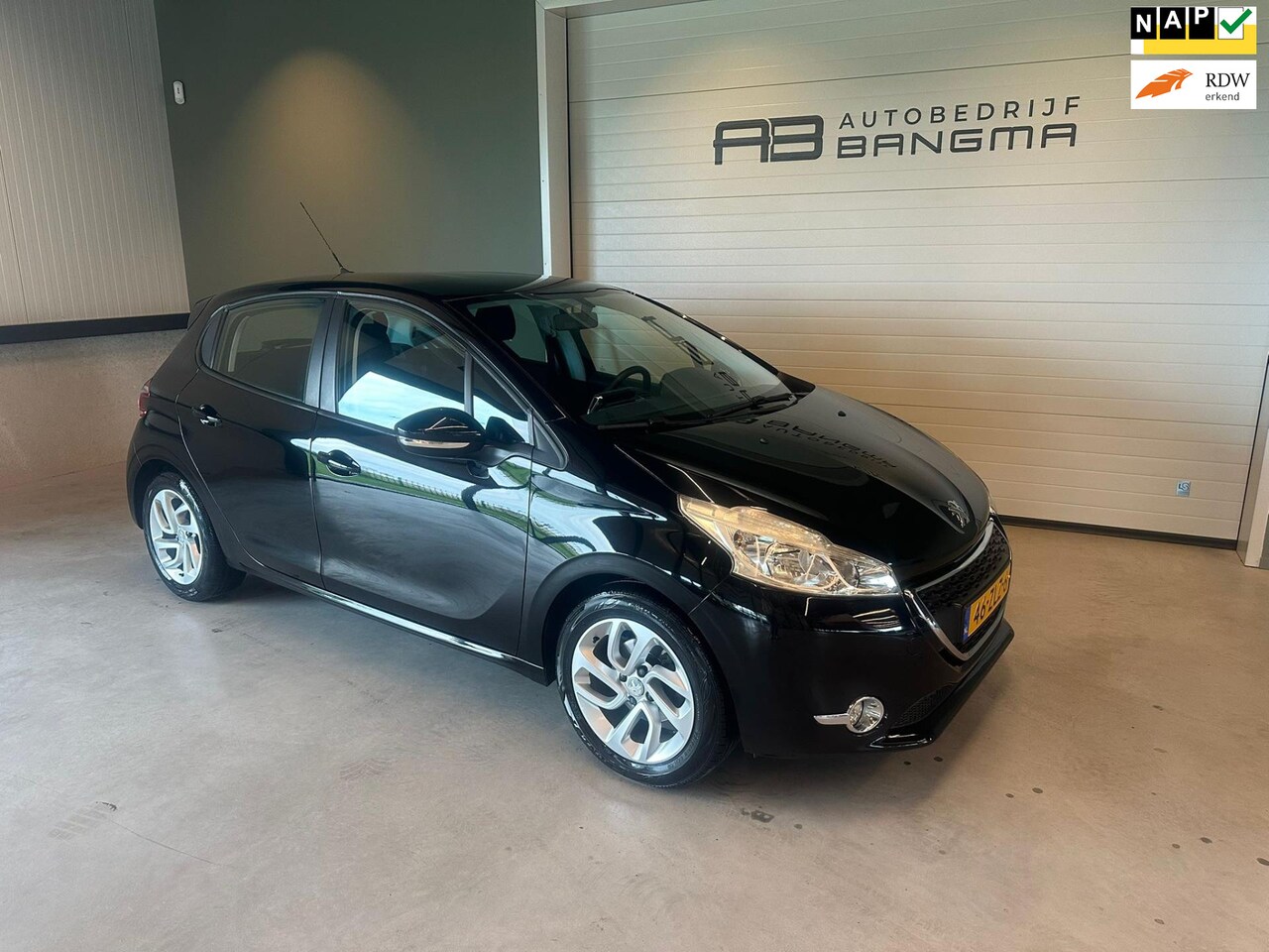 Peugeot 208 - 1.2 VTi 5-DEURS ACTIVE/AIRCO/LM-VELG/ISOFIX/BLUETOOTH/NAVIGATIE/CRUISECONTROL/nweAPK+OH+DI - AutoWereld.nl