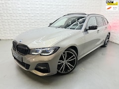 BMW 3-serie Touring - 320i M PAKKET LIVE COCKPIT PANO CAMERA