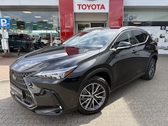 Lexus NX - 450h+ AWD Luxery Line | trekhaak | Stuur + stoelverwarming |