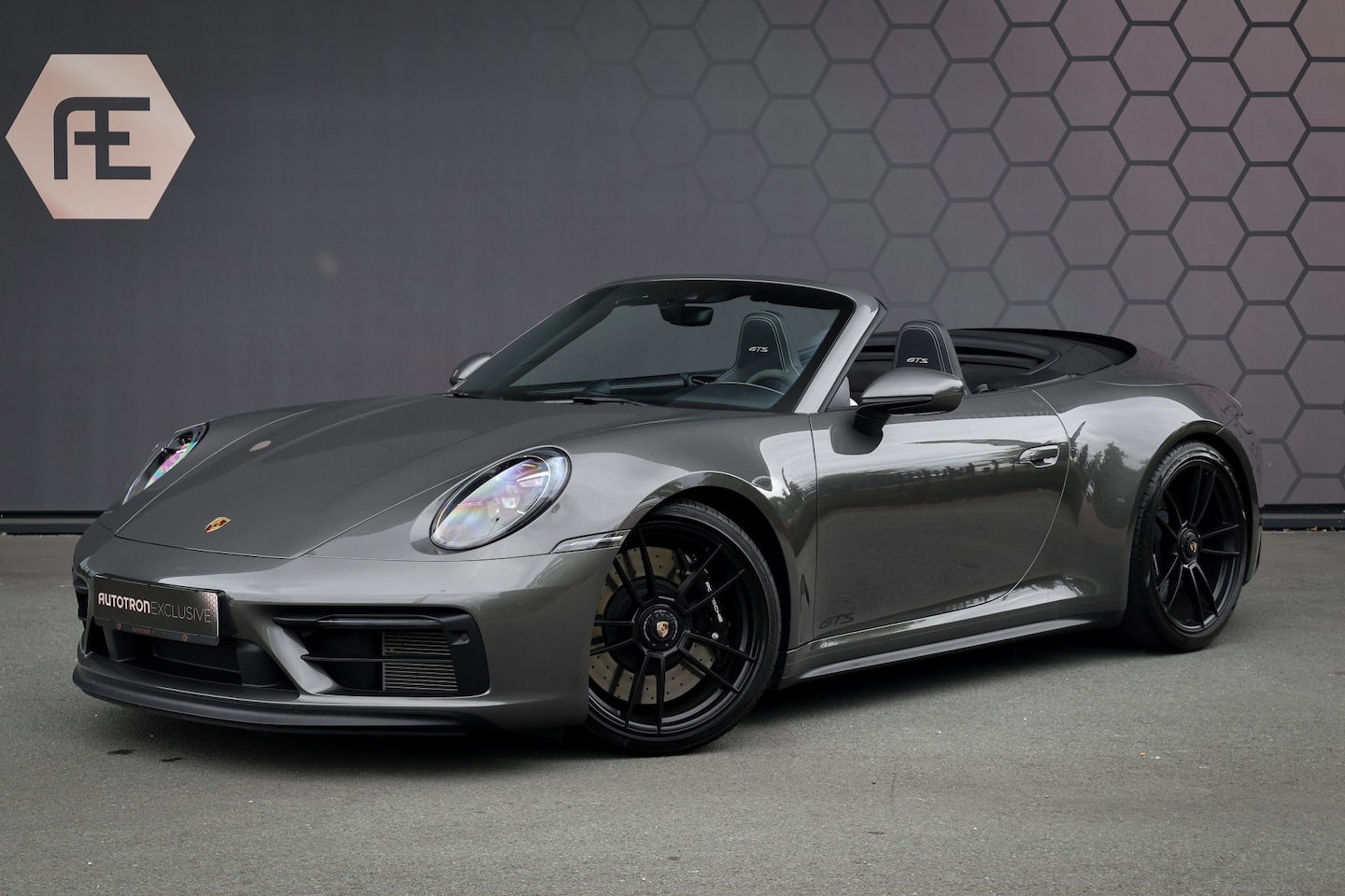 Porsche 911 Cabrio - 3.0 Carrera 4 GTS | ACHTERASBESTURING | ADAPTIVE SPORTSTOELLEN PLUS | DECOR MAT CARBON | L - AutoWereld.nl