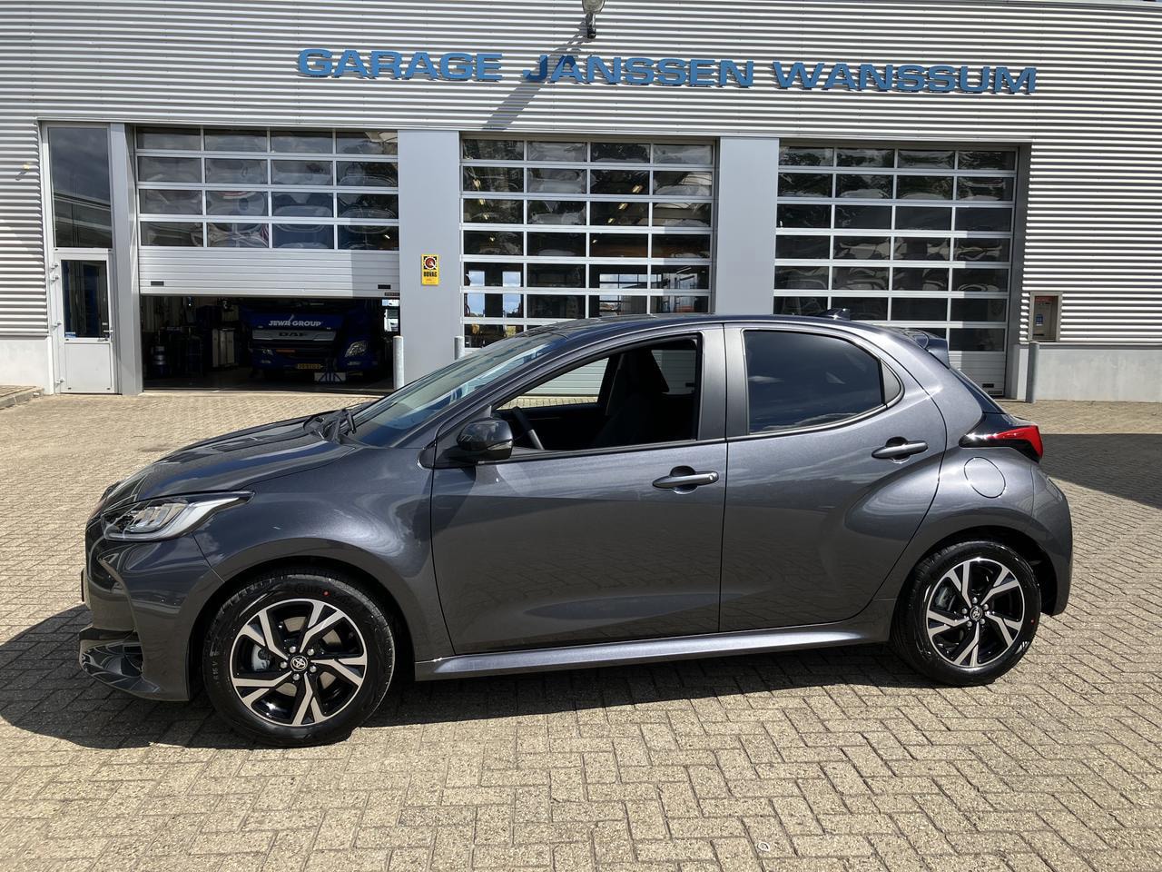 Toyota Yaris - 1.5 HYB. 115 DYNAMIC - AutoWereld.nl