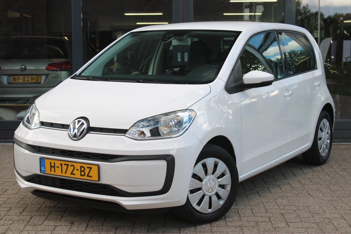 Volkswagen Up! - 1.0 BMT move up! | Airco | 5-drs | Telefoonvoorbereiding | - AutoWereld.nl
