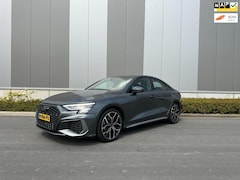 Audi A3 Limousine - 35 TFSI S edition black edition leer / stoelverwarming / S-Line interieur en exterieur