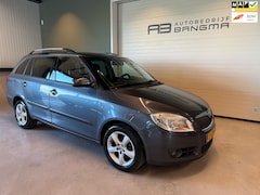 Skoda Fabia Combi - 1.4-16V AMBIENTE-uitv/AIRCO/CRUISE CONTROL/LM-VELGEN/ISOFIX/AUX+BLUETOOTH//nieuwe APK + O.