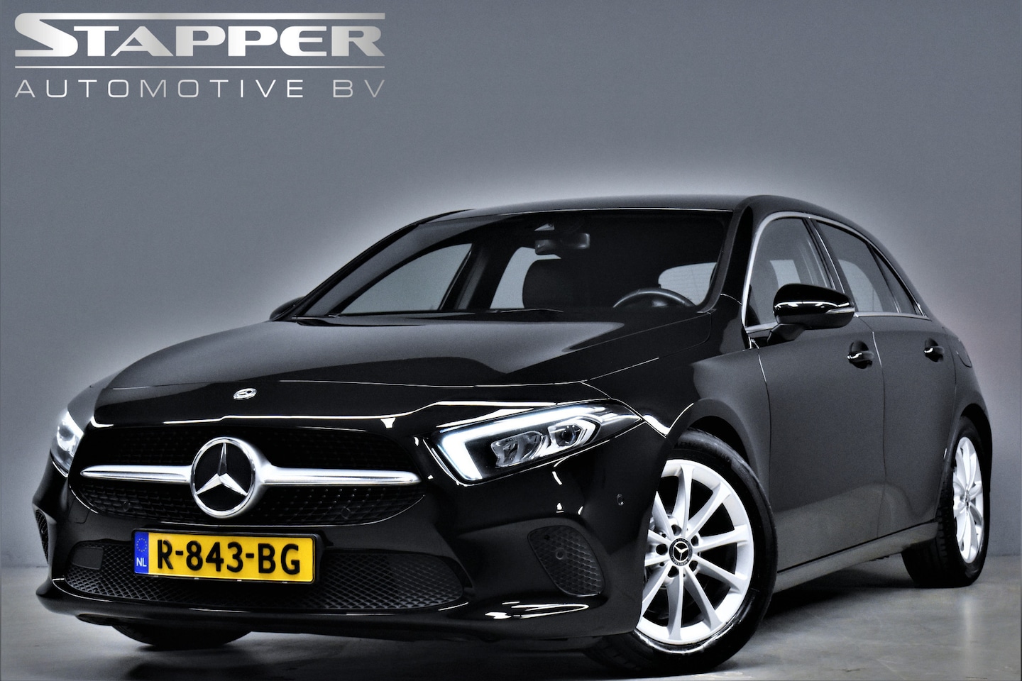 Mercedes-Benz A-klasse - 220 4MATIC 191pk Automaat Premium CarPlay/Virtual/Camera/Navi/Led/H.Leer/Pdc/Trekhaak - AutoWereld.nl