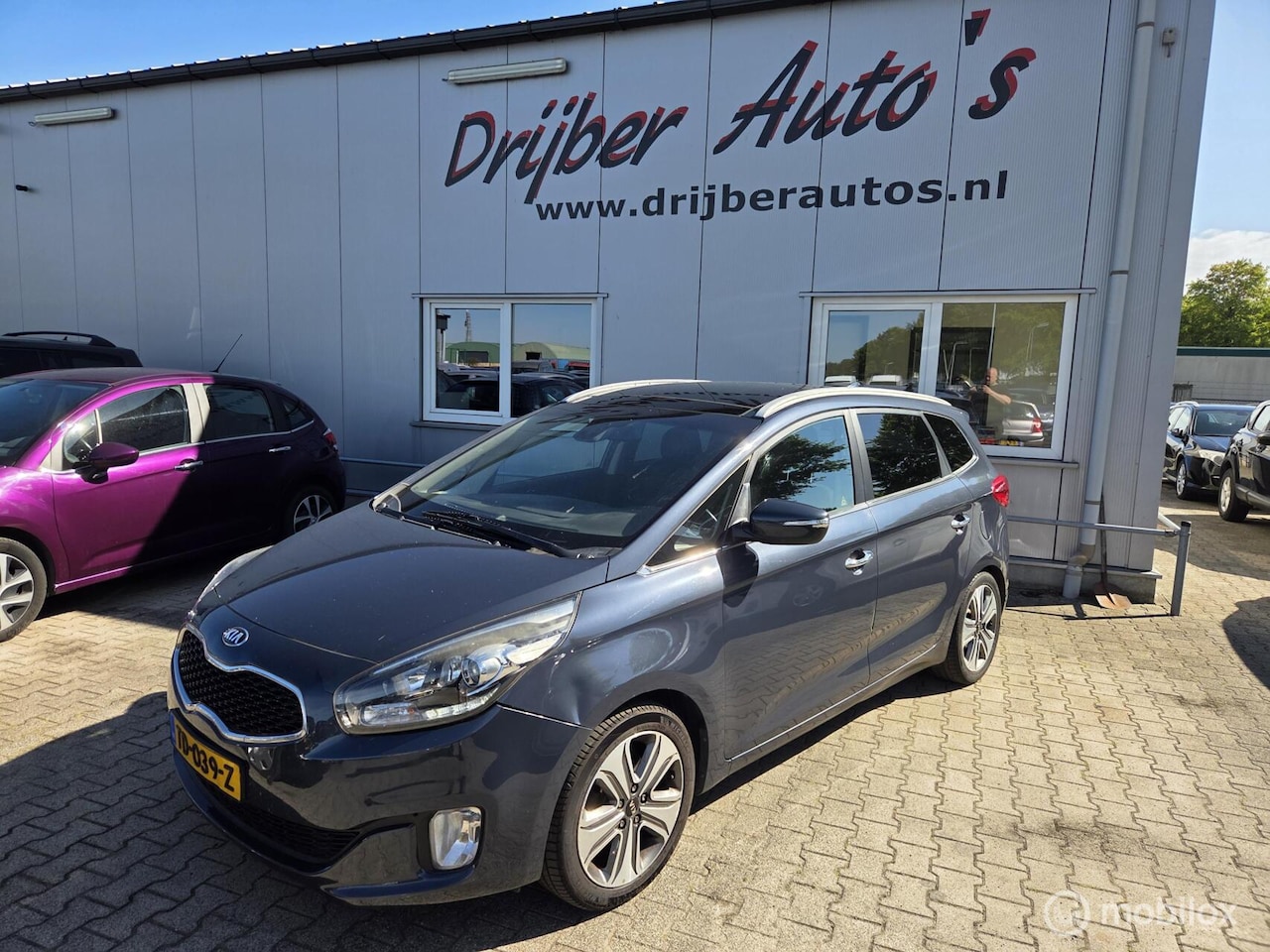 Kia Carens - 1.7 CRDi Business DynamicLine 1.7 CRDi Business DynamicLine - AutoWereld.nl