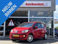 Volkswagen Up! - 1.0 high up / APK: 9-2026 / Stoelverwarming / Airco / 2012