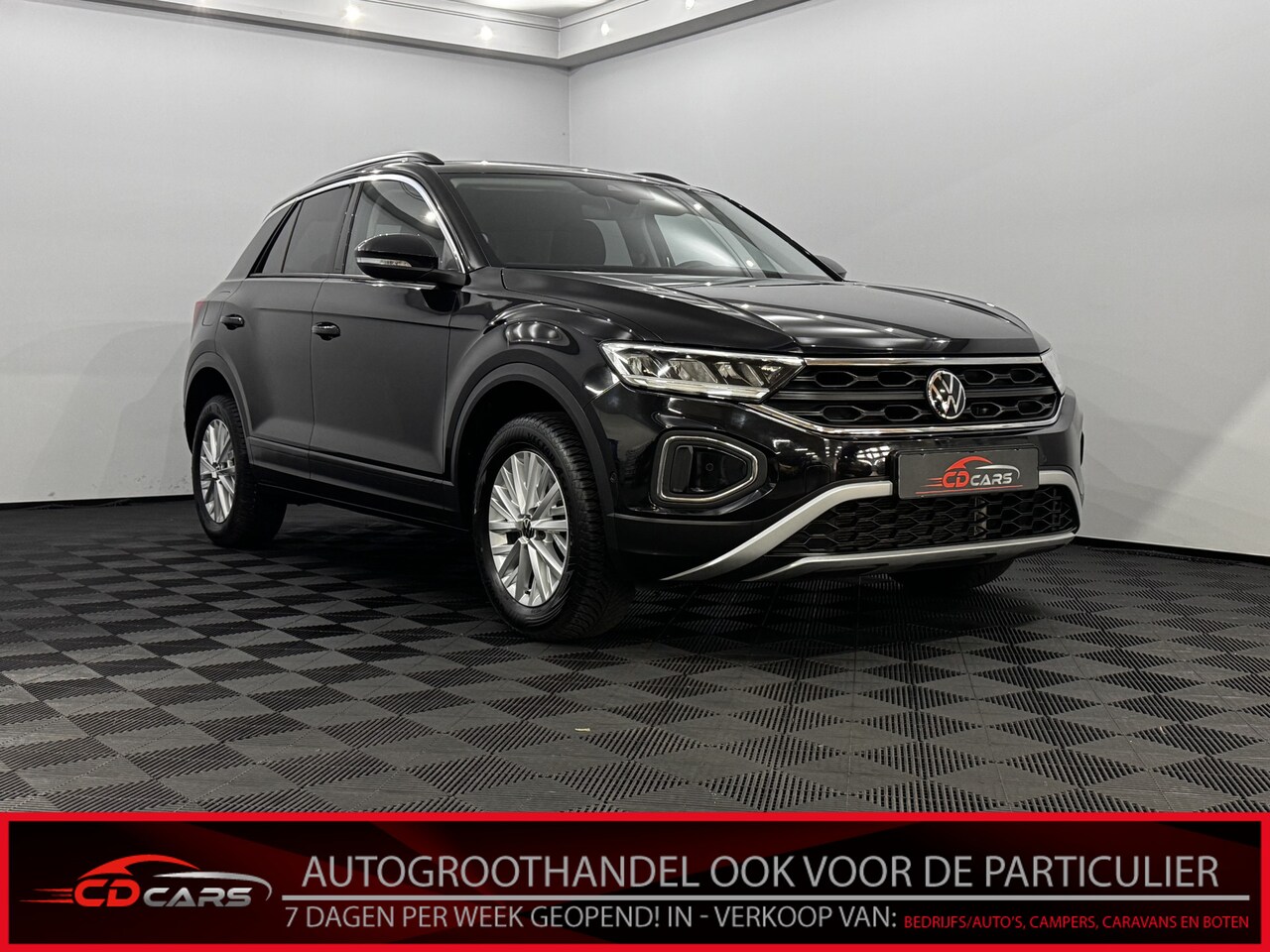 Volkswagen T-Roc - 1.5 TSI Life Clima, Apple carplay, Parkeersensoren, Virtual desk, Winterpakket, Cruise con - AutoWereld.nl