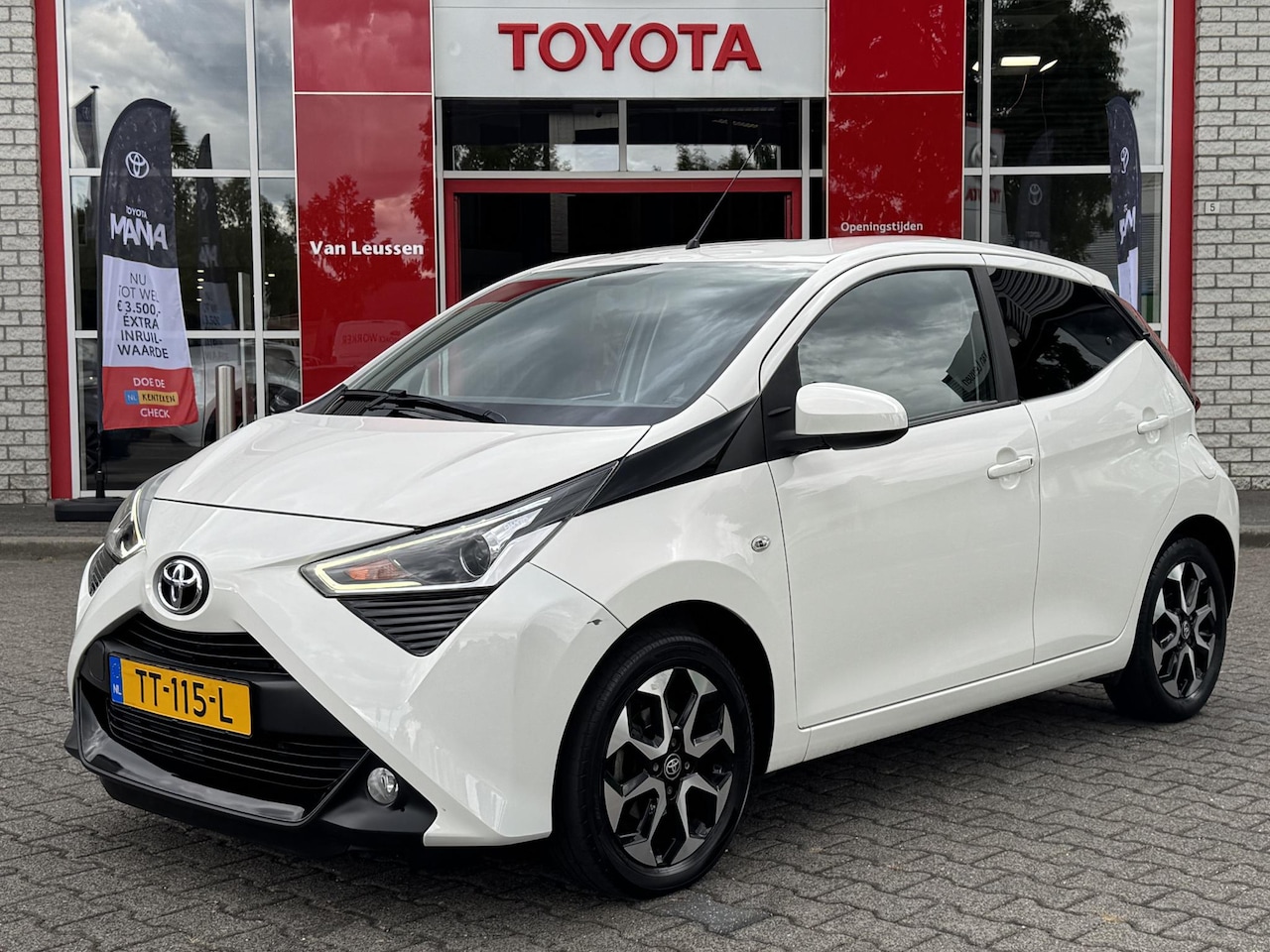 Toyota Aygo X - X-JOY CLIMA APPLE/ANDROID PARKCAMERA DAB LM-VELGEN NL-AUTO - AutoWereld.nl