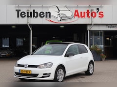 Volkswagen Golf - 1.6 TDI Highline Panorama dak, Cruise control, Climate control