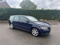 Volvo V50 - 2.4i AUT 170PK Momentum - AIRCO - LEER