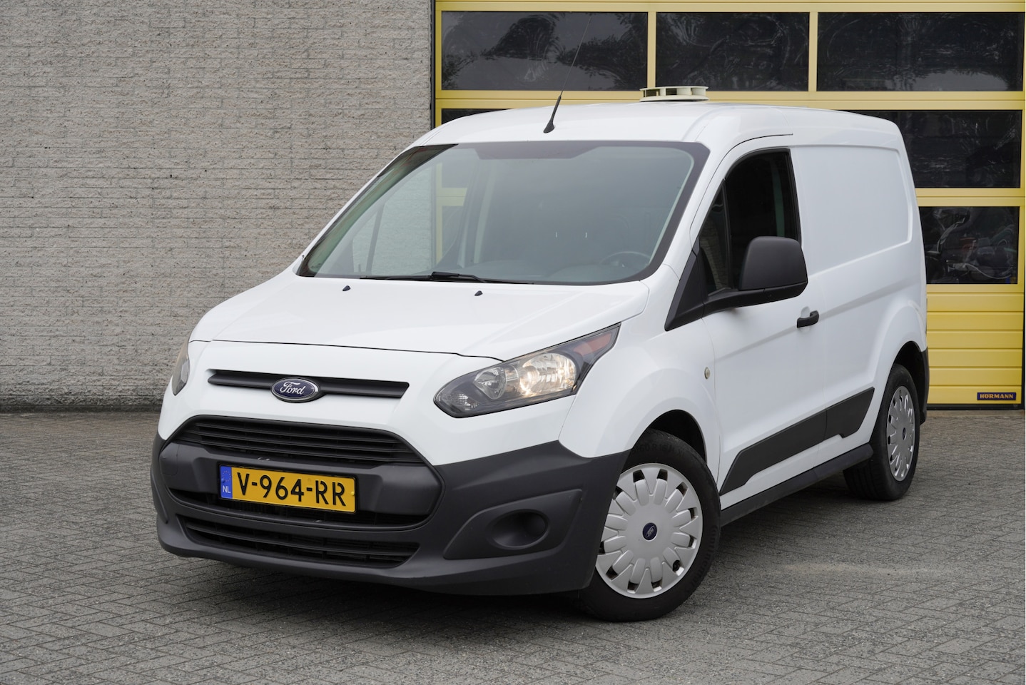 Ford Transit Connect - 1.5 TDCI L1 Economy Edition BJ2018 Trekhaak | Airco | Cruise control | Stuurbekrachtiging - AutoWereld.nl