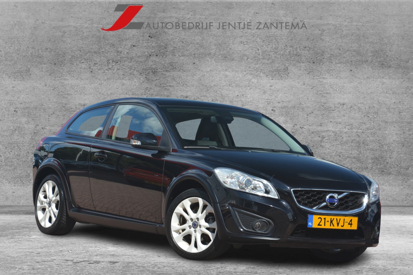Volvo C30 - 2.0 Momentum | Navigatie | Cruise-control | Clima | LMV | Trekhaak | NL auto!! | - AutoWereld.nl