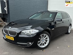BMW 5-serie Touring - 523i High Executive VOLO-H/PANO/AUTO/LEDER/NAVI/MEMORY