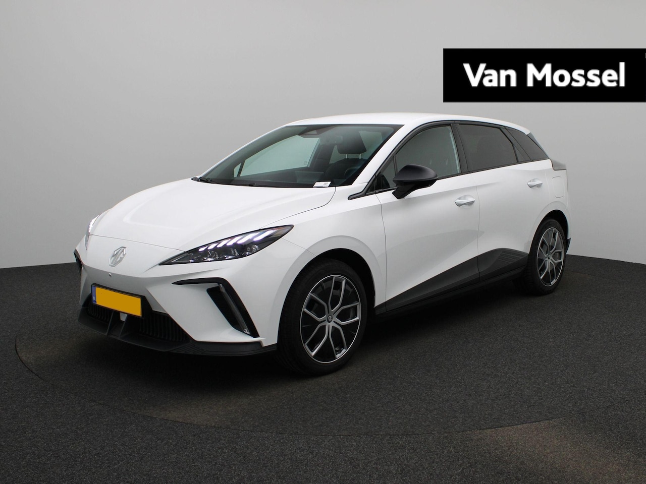 MG 4 - Long Range Luxury 64 kWh | Voorraadvoordeel | Final Edition | Op = Op! | Navi | Apple CarP - AutoWereld.nl