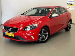 Volvo V40 - 2.0 D2 R-Design / NL-auto / Xenon / Navi / Stoelverwarming
