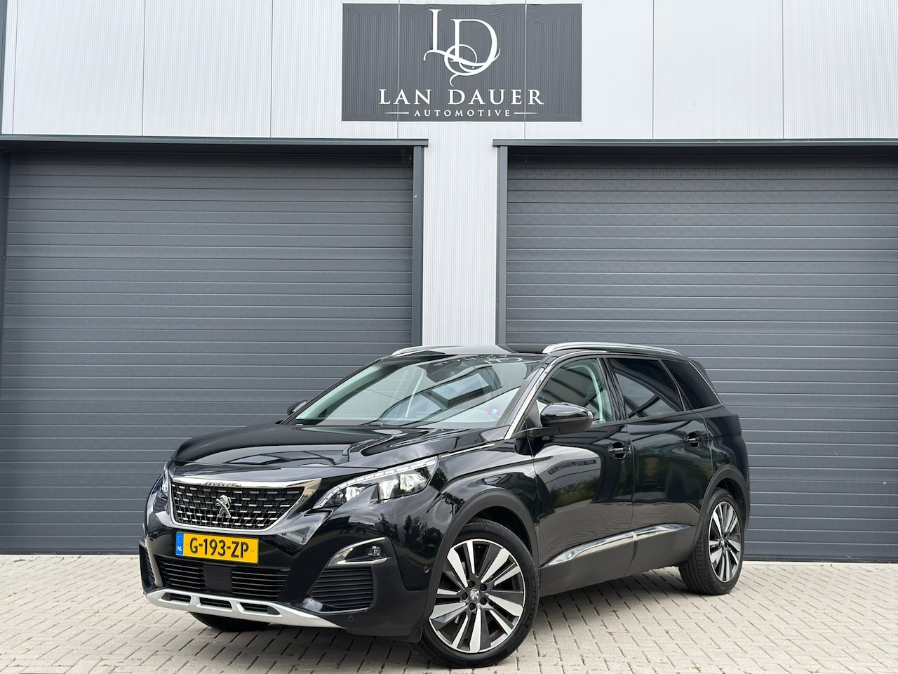 Peugeot 5008 - 1.2 BTW / Premium / Leder / 1e Eig. / 7 Zits - AutoWereld.nl