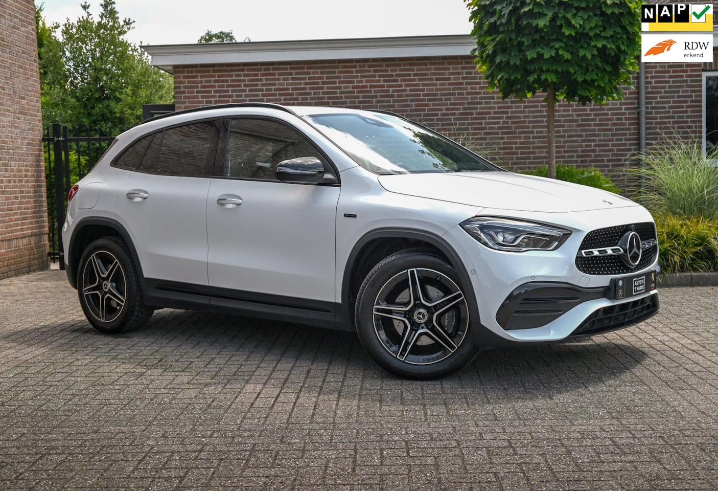 Mercedes-Benz GLA-Klasse - 250 e Business Solution AMG Limited Adaptive Keyless Camera Sfeerverlichting 19'' - AutoWereld.nl
