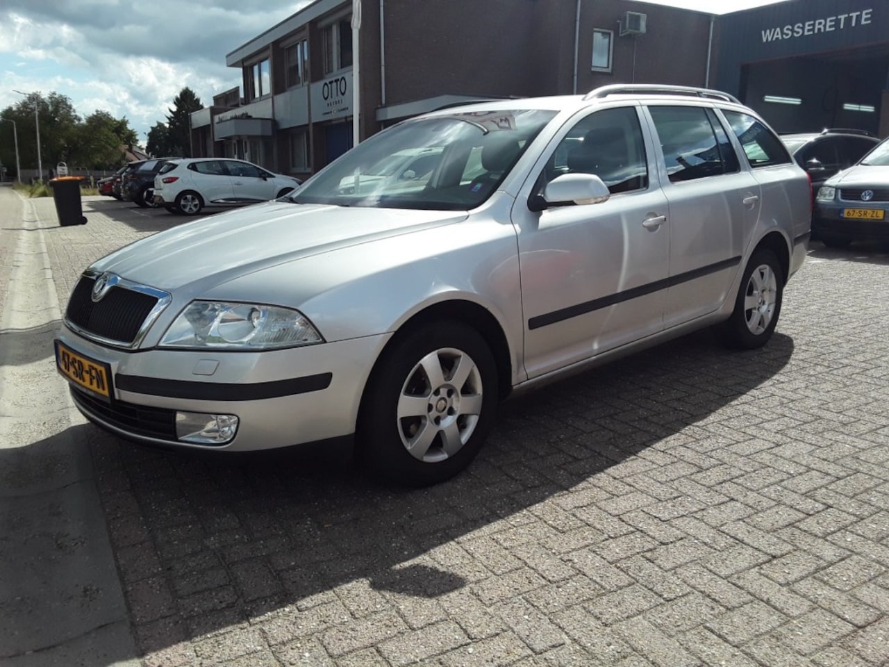 Skoda Octavia - 1.6 AMBIENTE STATION / AIRCO / TREKHAAK - AutoWereld.nl