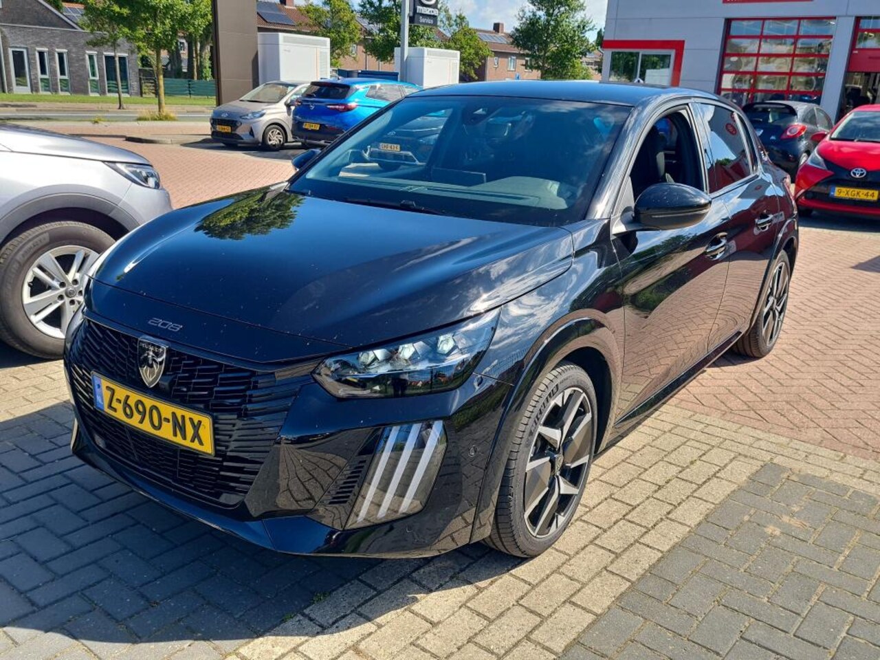 Peugeot e-208 - EV GT 51 kWh 156pk 3 Fase | Elektr. Stoelen | Massage | 360 Camera | Stoelverwarming | LED - AutoWereld.nl