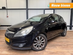 Opel Corsa - 1.2-16V 111 Edition / Airco / Cruise / nieuwe Apk