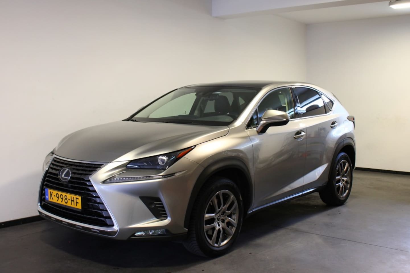 Lexus NX - 300H AWD EX. LINE - AutoWereld.nl