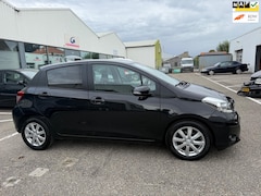 Toyota Yaris - 1.3 VVT-i Aspiration NAVI | AIRCO | CAMERA | ONDERHOUDS HISTORIE | APK |