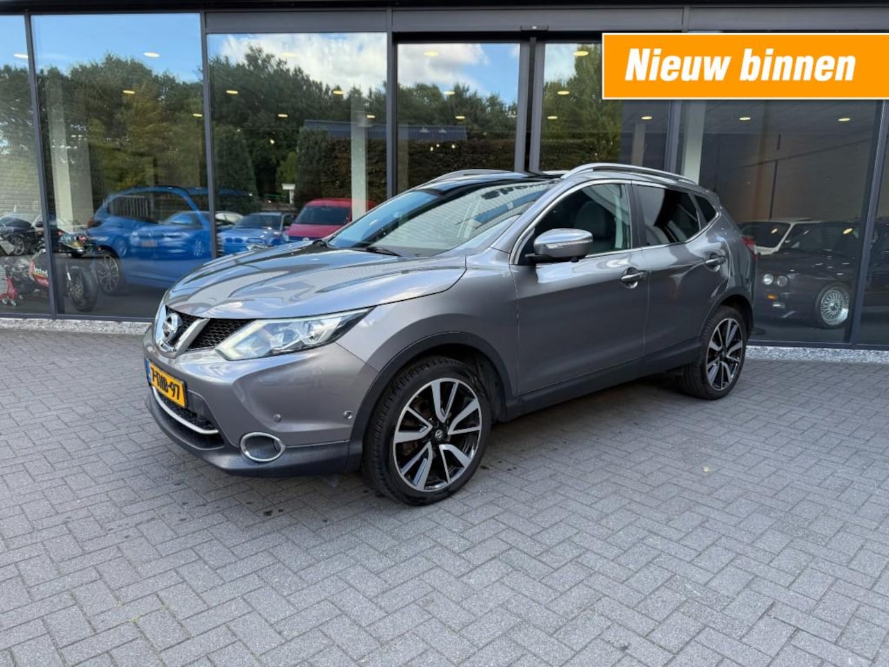 Nissan Qashqai - 1.2 Tekna 1.2 Tekna,Pano,Leer,LED,BLIS,Lane Ass.,Cam 360,Navi,Clima,Stoelverw,Dealer OH - AutoWereld.nl