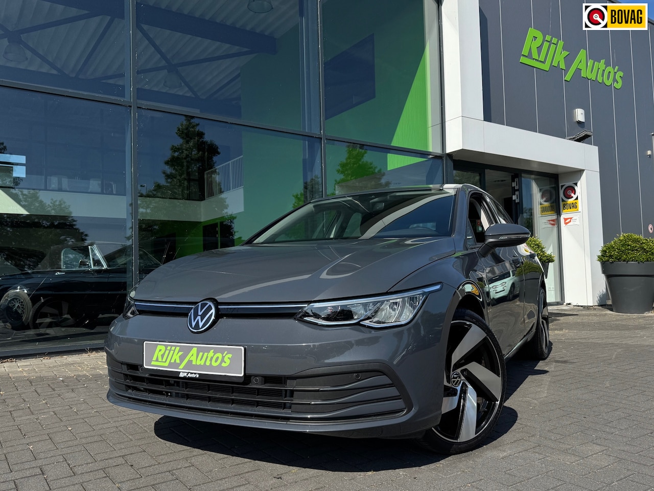 Volkswagen Golf - 1.0 eTSI Life * Camera * Stoel + Stuur verwarming * ACC - AutoWereld.nl