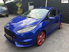 Ford Fiesta - 1.6 ST2 Stage 2 236 PK BJ 2015 Zeer mooi
