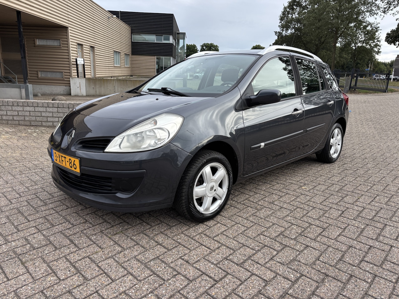Renault Clio Estate - 1.2-16V Expression [ airco,audio,lmv ] - AutoWereld.nl