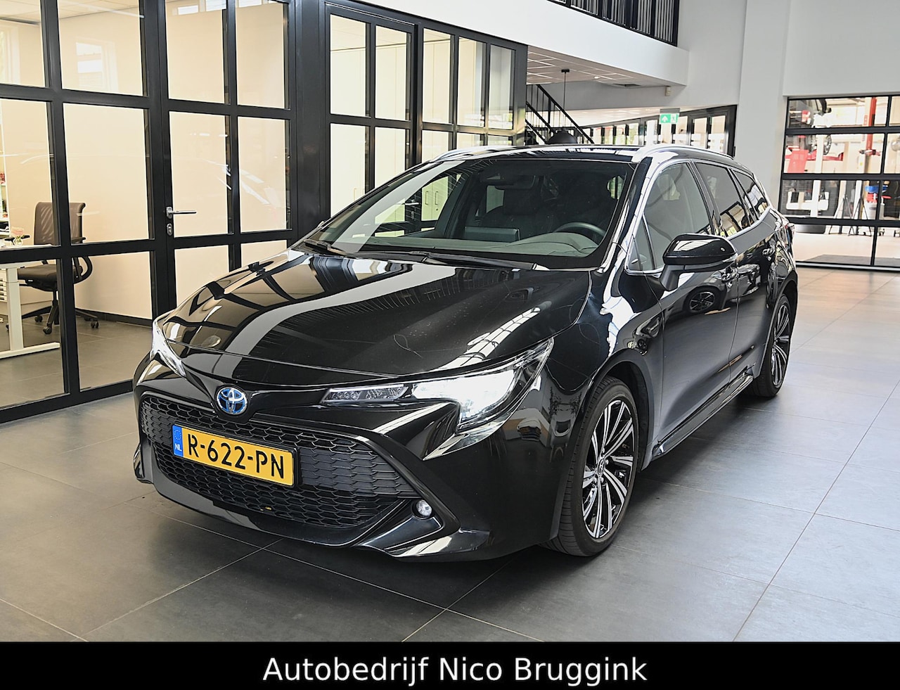 Toyota Corolla Touring Sports - 1.8 Hybrid automaat Dynamic *All-in prijs* - AutoWereld.nl