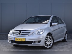 Mercedes-Benz B-klasse - 200 Bak maakt geluid